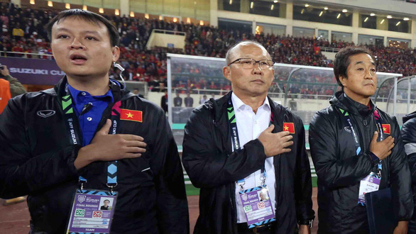 Bầu Đức cam kết chi 700 triệu mỗi tháng trả lương HLV Park đến 1-2020