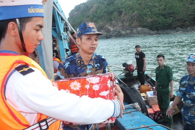 Tết đến sớm trên xã đảo Hòn Chuối