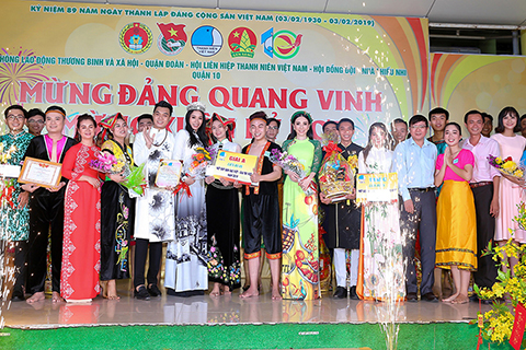 Hoa hậu Châu Ngọc Bích rạng rỡ trong vai trò giám khảo ‘Nét đẹp Bản sắc Việt 2019’.