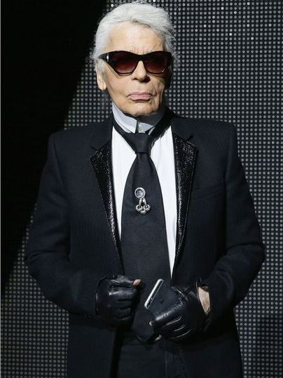 Karl Lagerfeld - huyền thoại của Chanel - qua đời ở tuổi 85