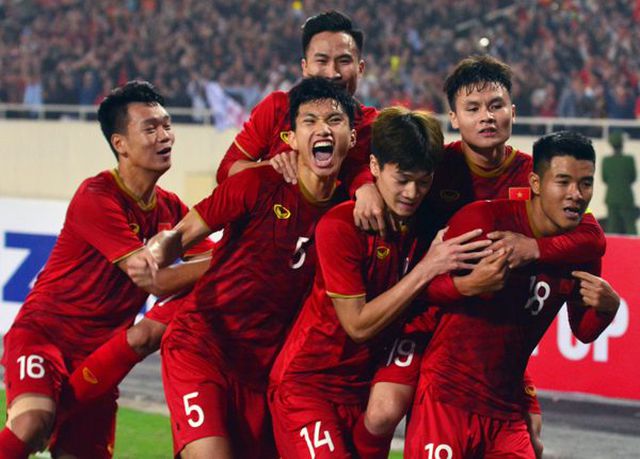 CĐV Thái Lan tâm phục khẩu phục, gọi Việt Nam là “anh cả” ở Đông Nam Á