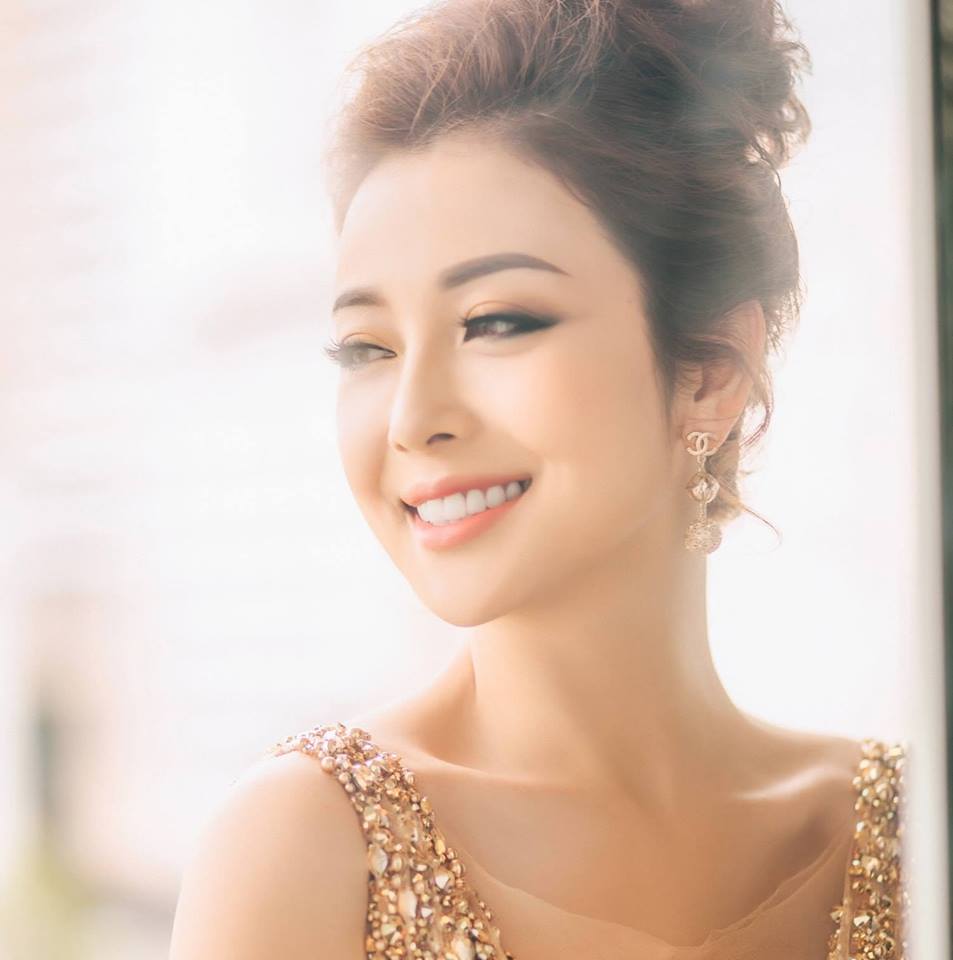 3 nữ MC vừa dáng chuẩn lại nói tiếng Anh siêu hay