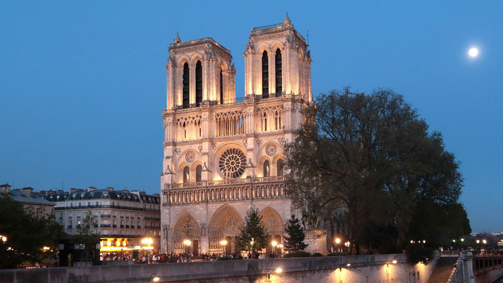 Nhà thờ Đức Bà Paris - biểu tượng hơn 850 năm của nước Pháp