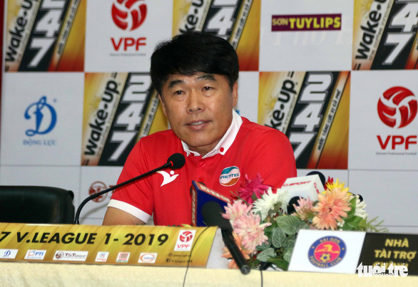 HLV Hàn Quốc tin vào đội trưởng Bùi Tiến Dũng
