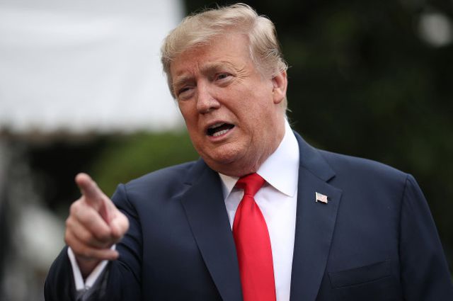 Toan tính của ông Trump khi giáng đòn vào điểm yếu nhất của Huawei