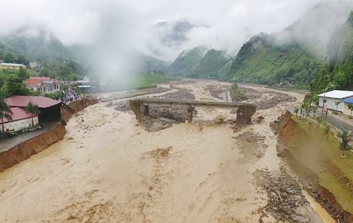 Dự báo thời tiết ngày 5/7: Áp thấp tan dần gây mưa lớn trên diện rộng