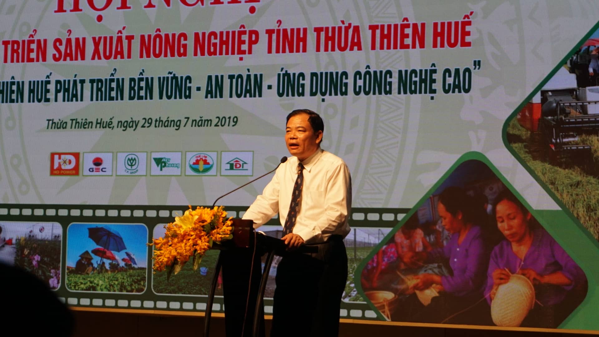 Bộ trưởng NNPTNT: Nông nghiệp Huế cần gắn với ẩm thực cung đình