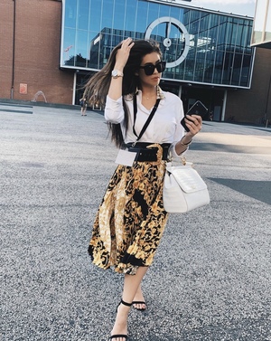 Thảo Tiên xài túi tiền tỷ du lịch khắp thế giới, xứng tầm con gái