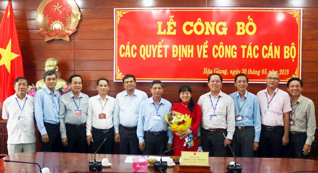 Phó giám đốc sở từ chối nhận quyết định điều động sẽ khiếu nại những gì?