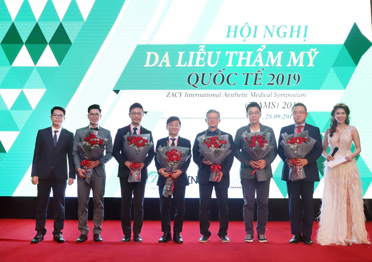 Á hoàng Golf Queen Hải Anh đồng hành cùng hội thảo da liễu thẩm mỹ quốc tế Ziams 2019