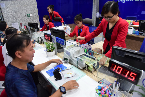 Ngân hàng đổ xô bán... bảo hiểm nhân thọ