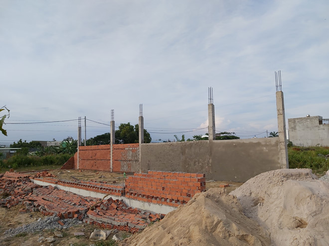 Vợ Thanh tra Sở Xây dựng xây công trình trái phép, thách thức chính quyền