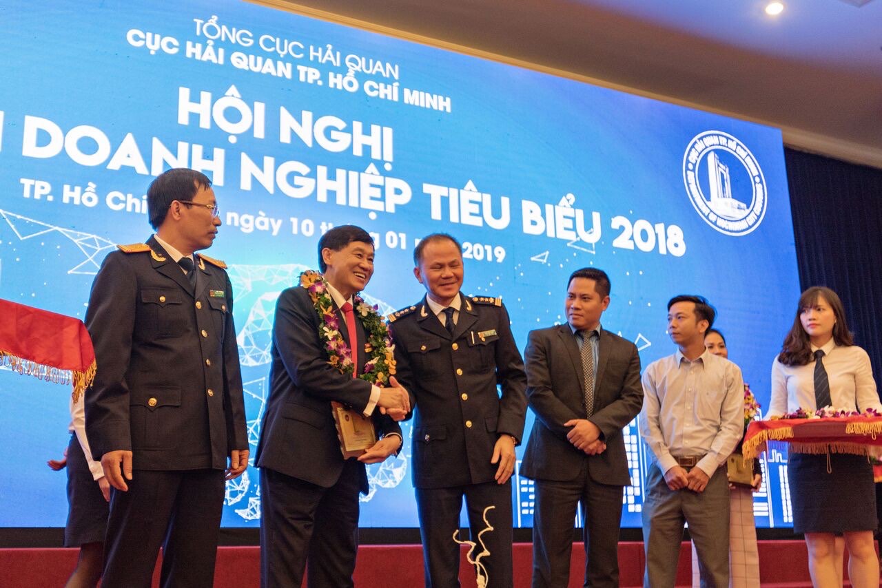 35 năm kinh doanh với chữ tín và tuân thủ pháp luật của ông Johnathan Hạnh Nguyễn