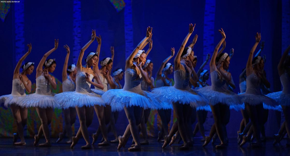 Vì sao nên thưởng thức siêu phẩm ballet Hồ Thiên Nga giữa Hồ Thiên Nga Ecopark?