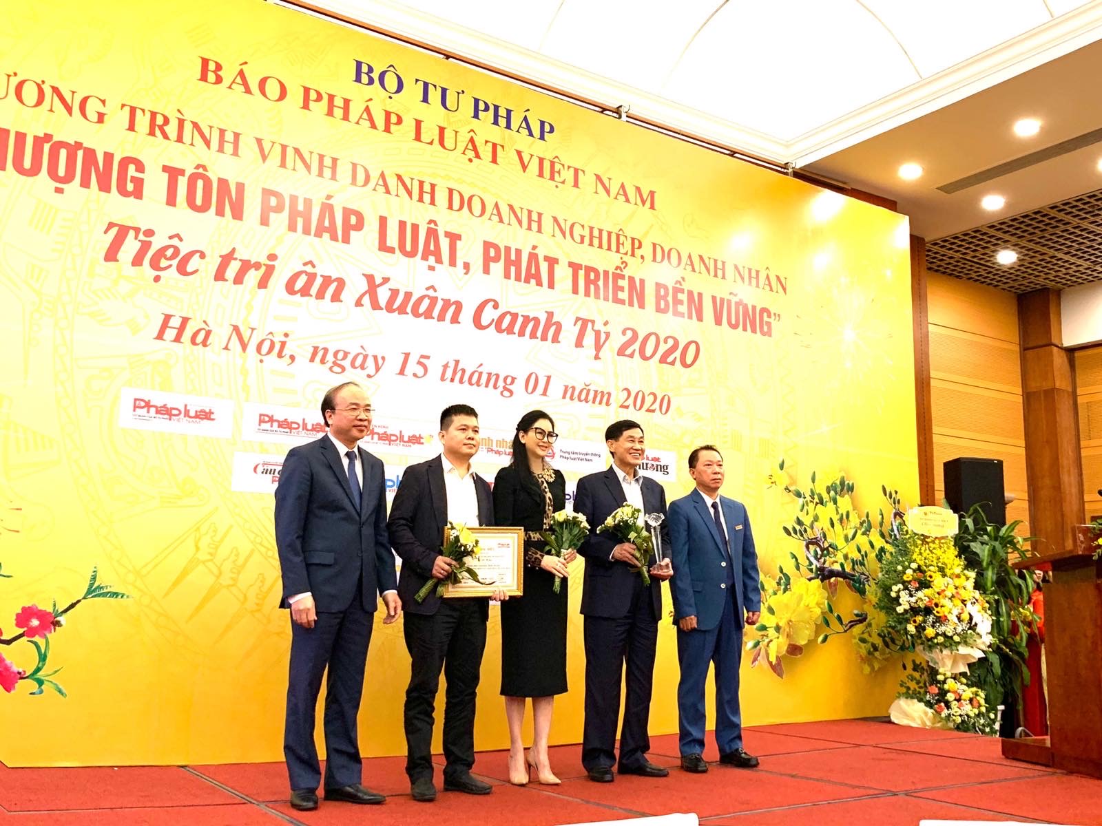 IPPG được vinh danh doanh nghiệp thượng tôn pháp luật