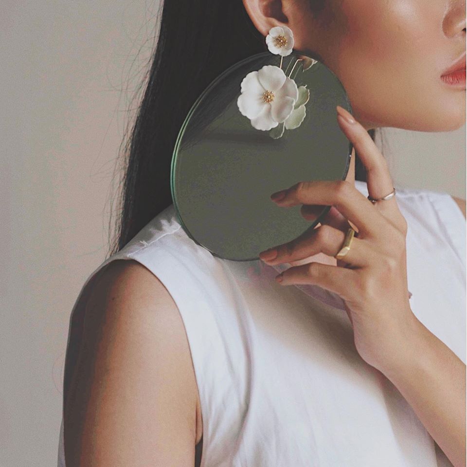 Ca sĩ Amee và dàn KOL trẻ tạo xu hướng với mẫu bông tai hình hoa siêu hot của ODJECTS