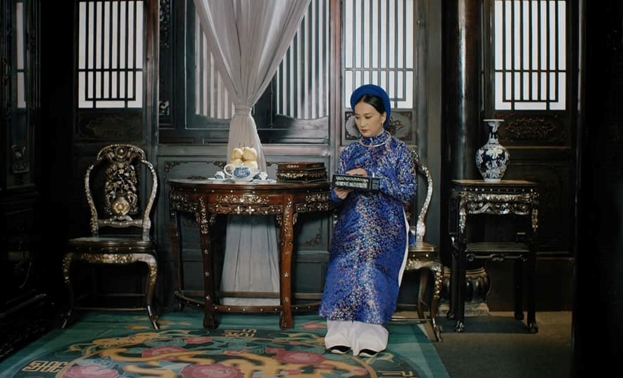 Hé lộ ảnh hậu trường “đẹp hơn cả phim” của Thục tần Diệp Bửu – Hoa hậu Diễm Châu