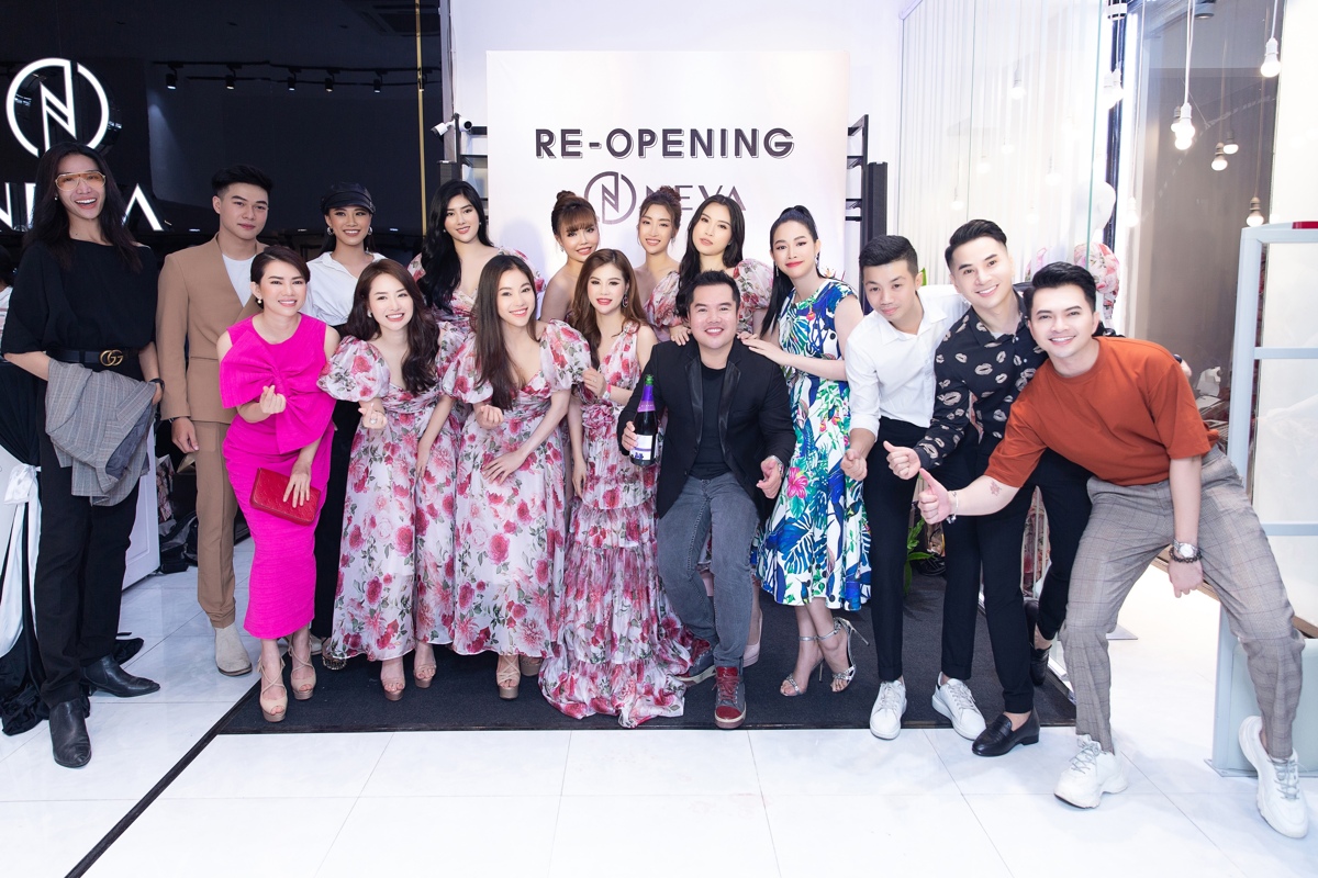 Dàn mỹ nhân Việt vui vẻ đụng hàng trong sự kiện