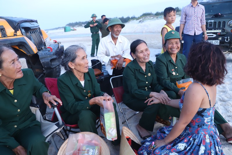 Thiên nhiên hòa quyện trong “show diễn” đặc biệt của Thái Thùy Linh