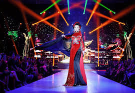 Hoa hậu Cao Thùy Linh tái xuất, tỏa sáng tại show của NTK Phương Hồ