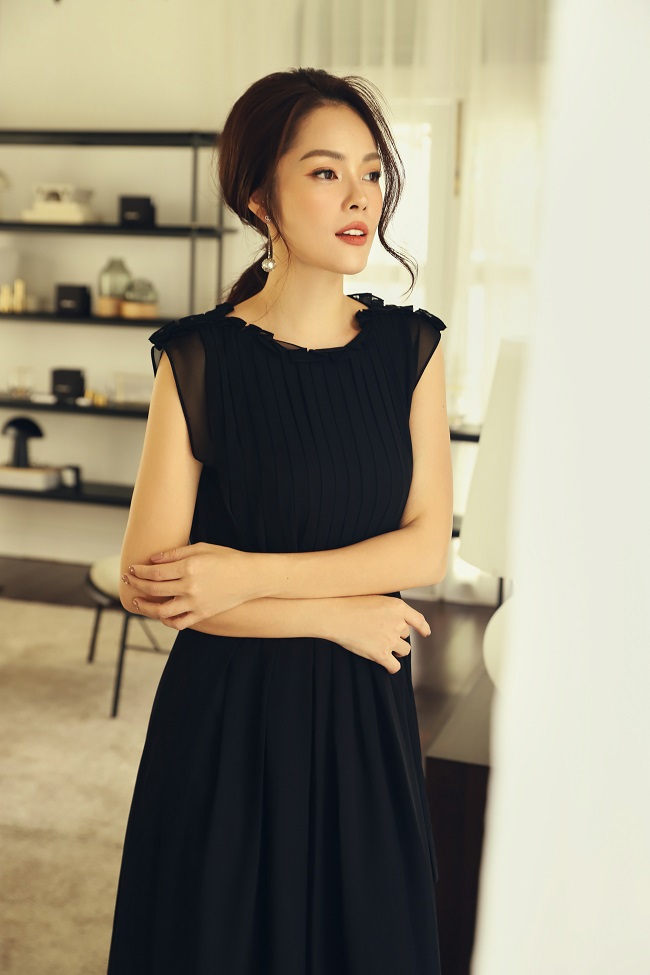 Dương Cẩm Lynh thanh lịch trẻ trung cùng thời trang Elise