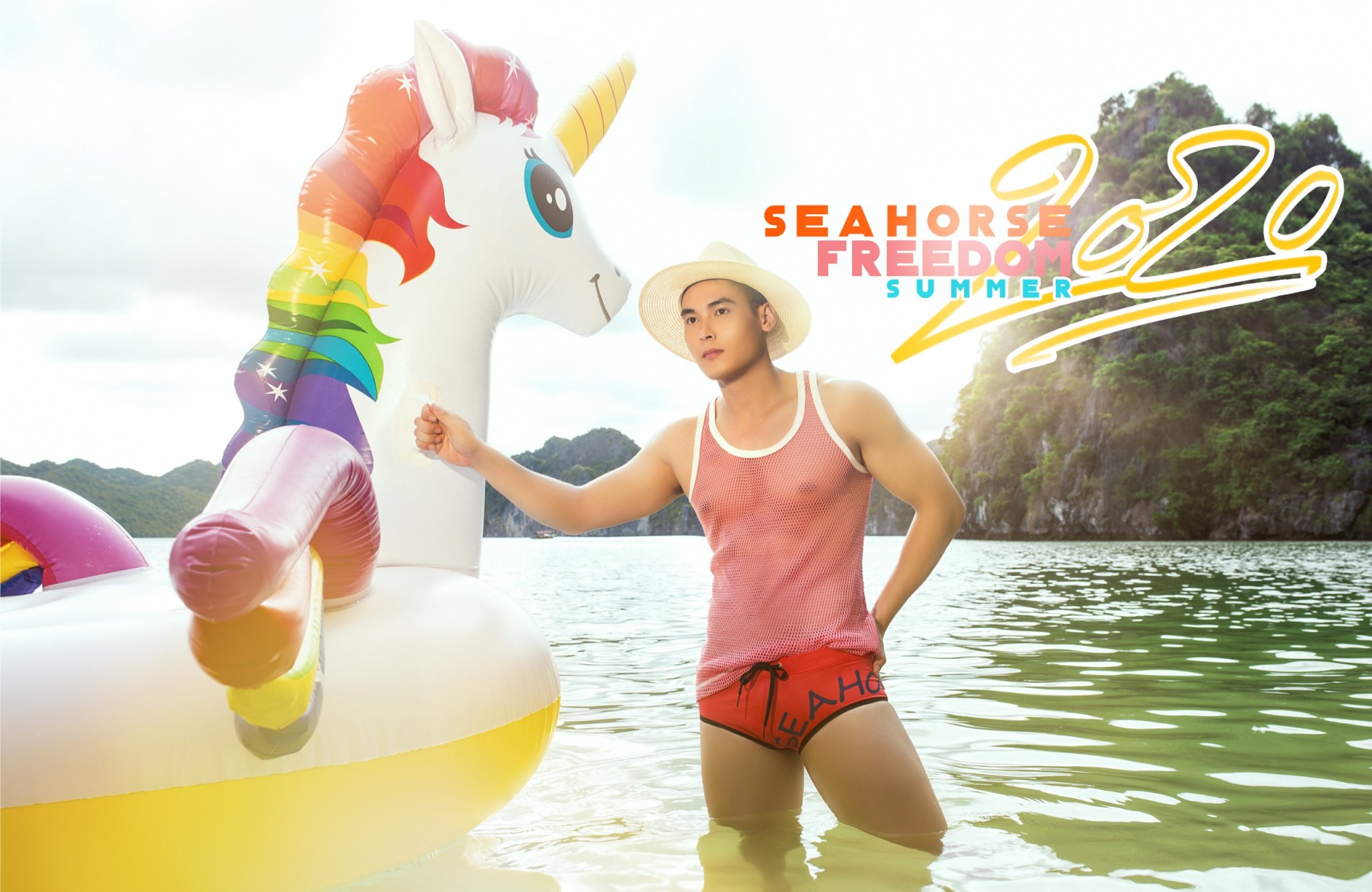 Đức Quân khoe body “vạn người mê” cùng BST mới của Seahorse