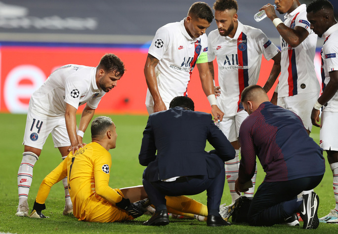 Ngược dòng nghẹt thở, PSG vào bán kết Champions League