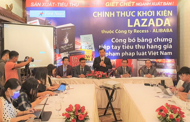 Sàn Lazada bị First News chính thức khởi kiện vì tiếp tay tiêu thụ sách giả