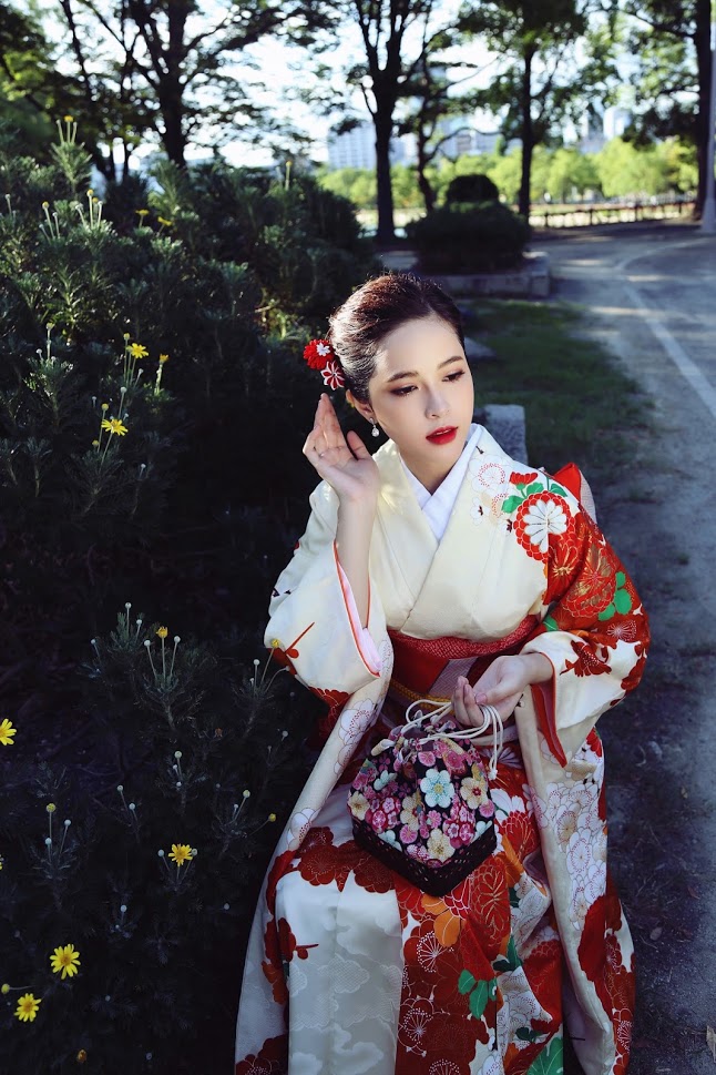 Nữ sinh Y Dược – Hoa hậu Lê Bảo Tuyền trở thành giám đốc thẩm mỹ viện