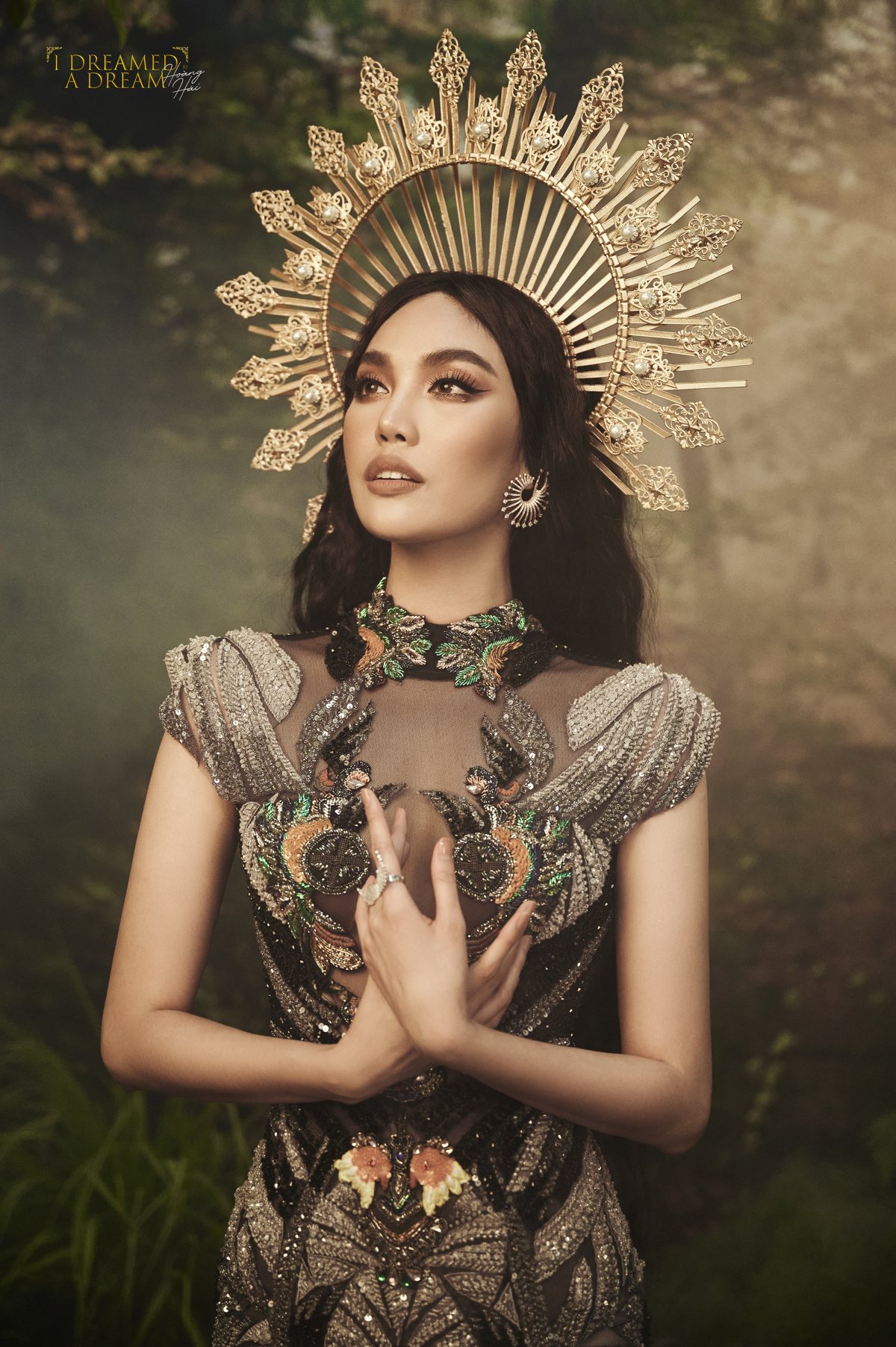 Lan Khuê hóa nữ thần quyến rũ xuất hiện trên poster show diễn mới của Hoàng Hải