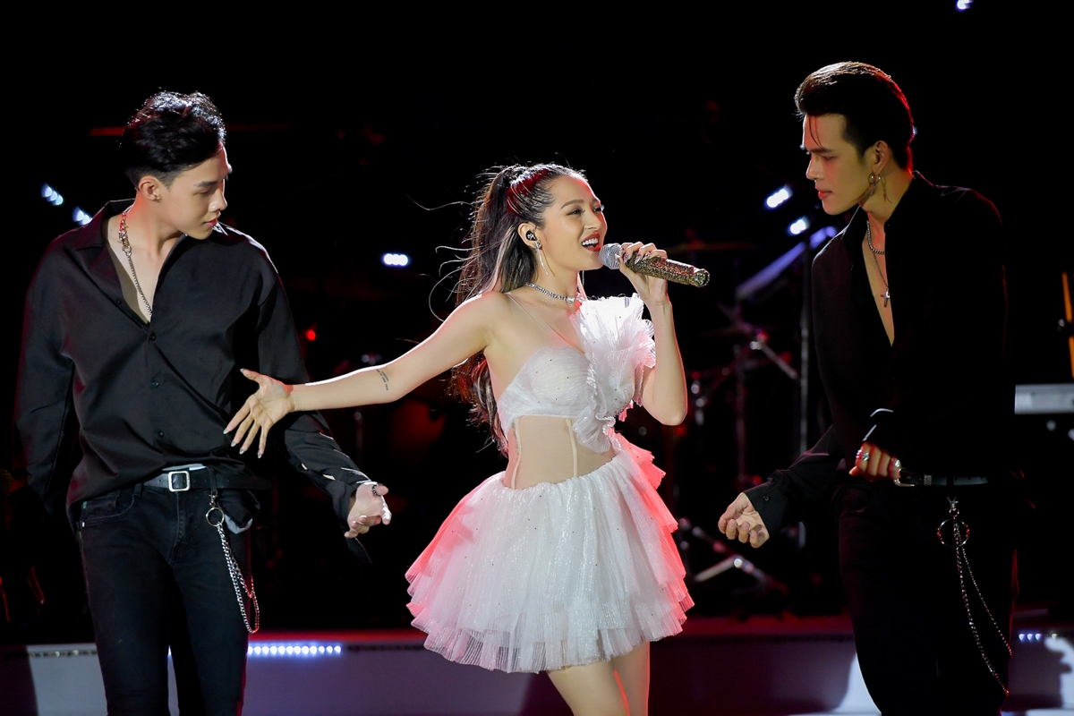 Live show Dạ Nguyệt của Dương Triệu Vũ: độc đáo – thăng hoa và đẳng cấp