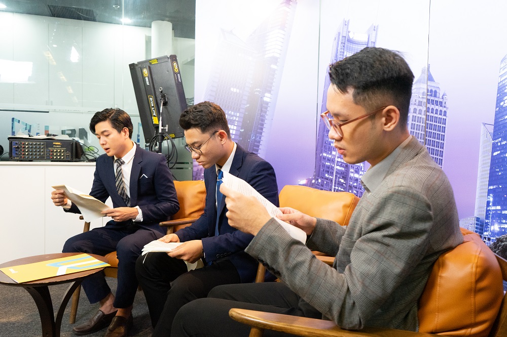 MC Vĩnh Phú trực tiếp chỉ dẫn thí sinh casting FBNC