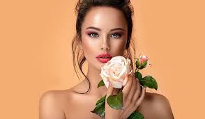 Giải pháp có làn da rạng rỡ và trẻ hoá toàn diện mùa lễ hội