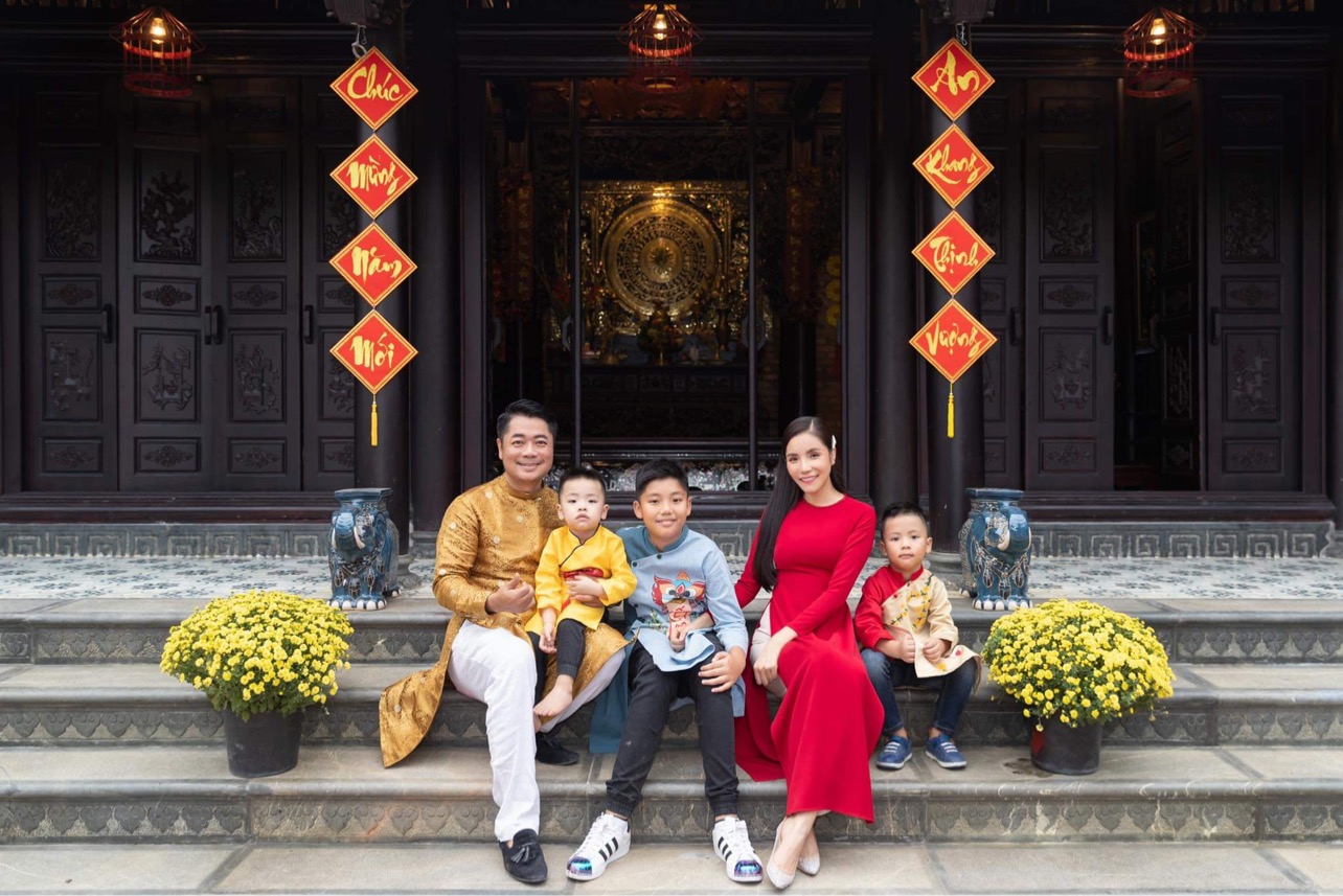 Kiwi Ngô Mai Trang khoe hình thời trang của 2 cậu con trai