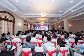 BÁO CÁO THỊ TRƯỜNG BẤT ĐỘNG SẢN NHÀ Ở TP.HCM & VÙNG PHỤ CẬN QUÝ 1/2021 CHỦ ĐỀ: XU HƯỚNG CỦA NHỮNG NGƯỜI DẪN ĐẦU