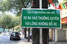 Dừng, đậu xe trước mặt tiền nhà trung tâm TP.HCM: Chủ nhà có quyền đuổi tài xế?
