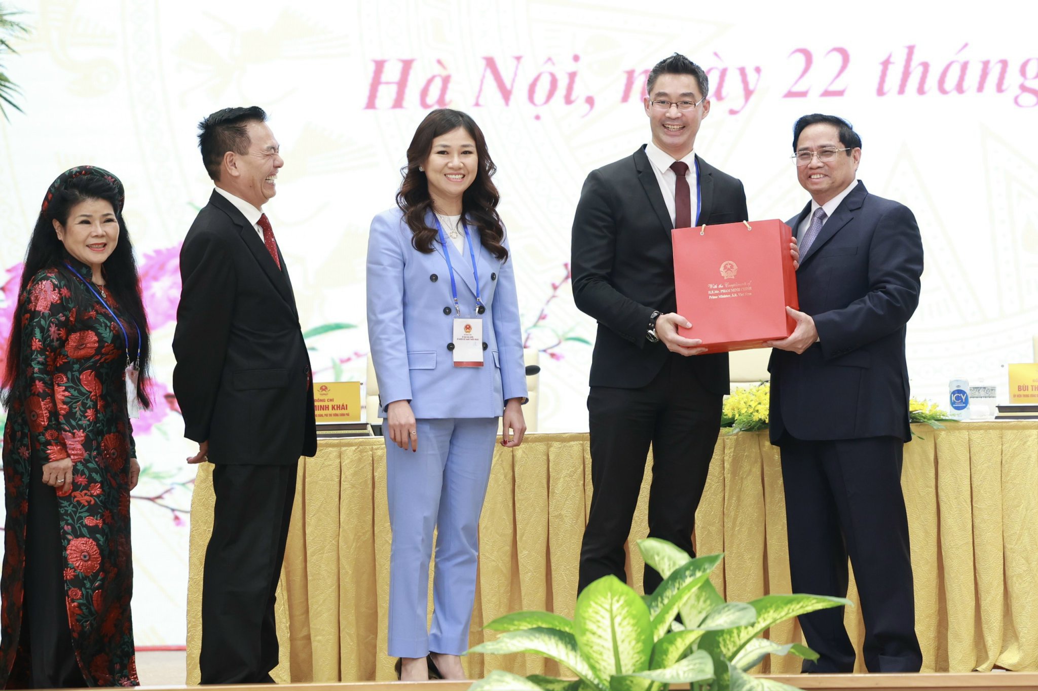 Thủ tướng: 'Sẽ mở cửa mạnh mẽ hơn sau tết Nguyên đán'