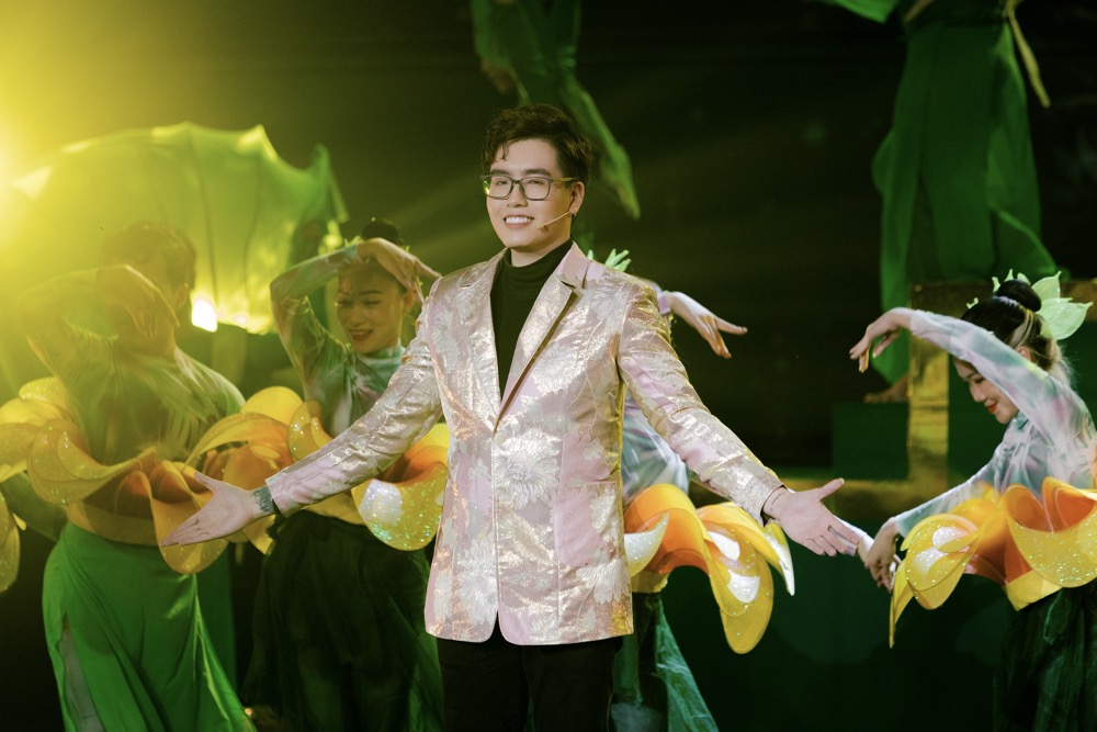 MC Nam Linh giành ngôi vị Á quân Én Vàng 2021