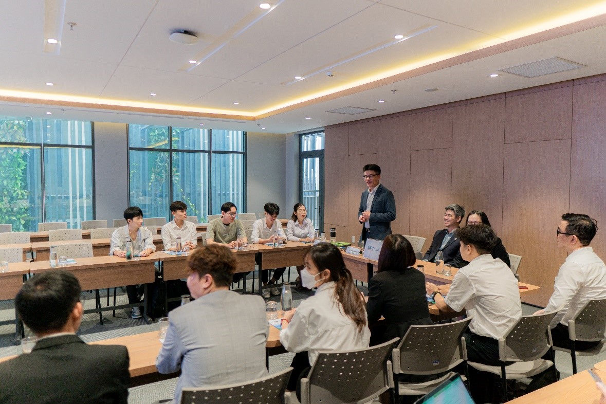 SAVILLS HỢP TÁC VỚI UEH VỀ ĐÀO TẠO NHÂN LỰC NGÀNH BẤT ĐỘNG SẢN