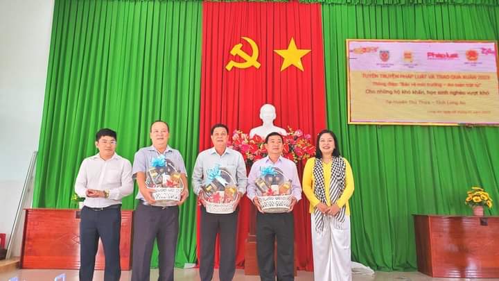 Chương trình Tuyên truyền pháp luật và trao quà Xuân 2023