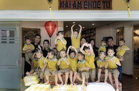 Đại diện công ty 789win tới thăm và tặng quà tại Mái ấm Chúc Từ