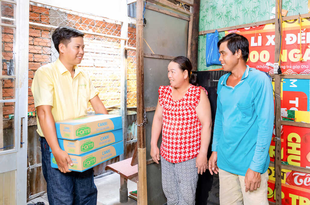  Nhìn lại hành trình 2 năm đồng hành trao “muôn điều nhân ái, trăm phần yêu thương” của Fami đến người dân Miền Tây