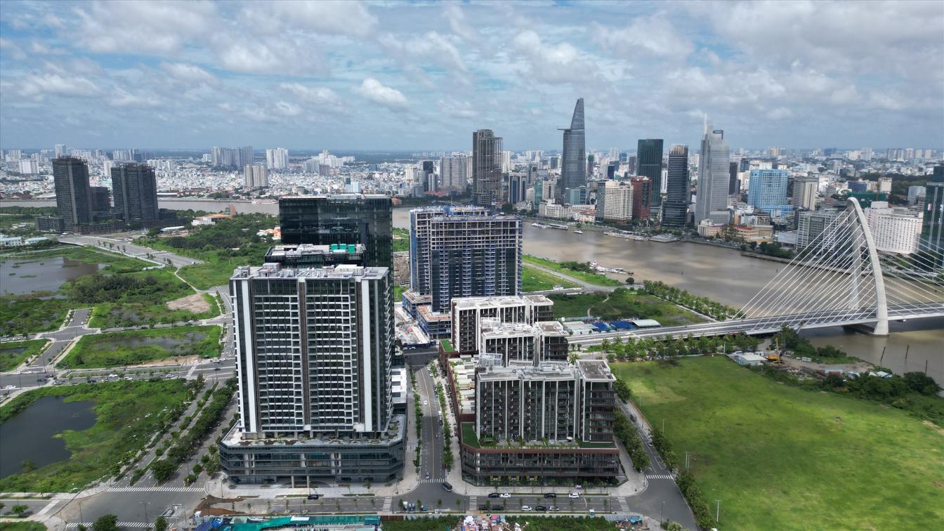 CBRE CÔNG BỐ TIÊU ĐIỂM THỊ TRƯỜNG BẤT ĐỘNG SẢN TP. HÀ NỘI VÀ  TP. HỒ CHÍ MINH Quý 4/2023