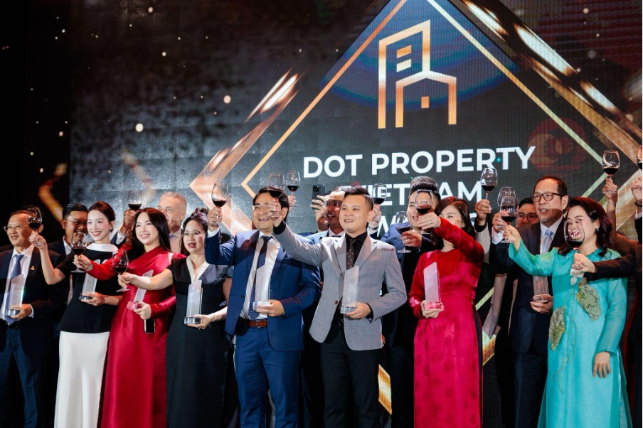 BẤT ĐỘNG SẢN VIỆT NAM 2025: KỶ NGUYÊN VƯƠN MÌNH CỦA NHỮNG NGƯỜI TIÊN PHONG